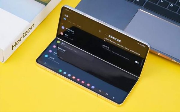 牛达人 三星Z Fold4突降至2592元，4400mAh+30倍变焦+IPX8，捡漏机会到了